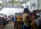 Recadastramento do SUS provoca fila quilométrica no Posto Edgar Pires, em Pau da Lima.