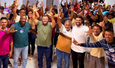 Léo de Neco fortalece diálogo com lideranças do Vale do Jiquiriçá durante agenda em Jaguaquara