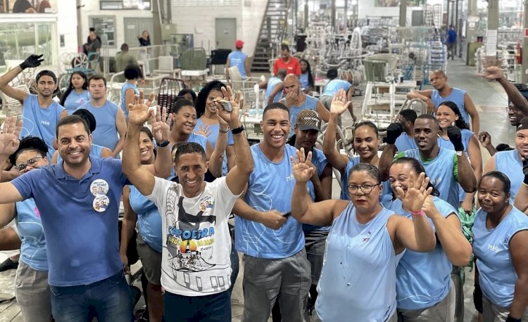 Hermano candidato à vereador é recebido com entusiasmo pelos trabalhadores da fábrica Tidele em reta final de campanha.